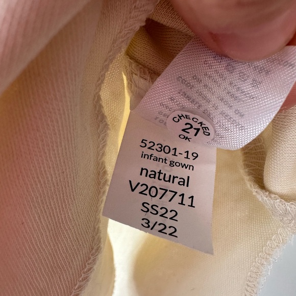 Colored Organics Natural Infant Gown Embroidered ‘Rosie’ (Size Newborn) - Picture 7 of 7